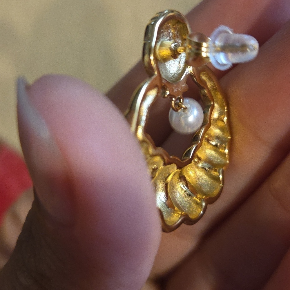 Nwt Non Tarnish Croissant Pearl Earrings - Picture 5 of 5